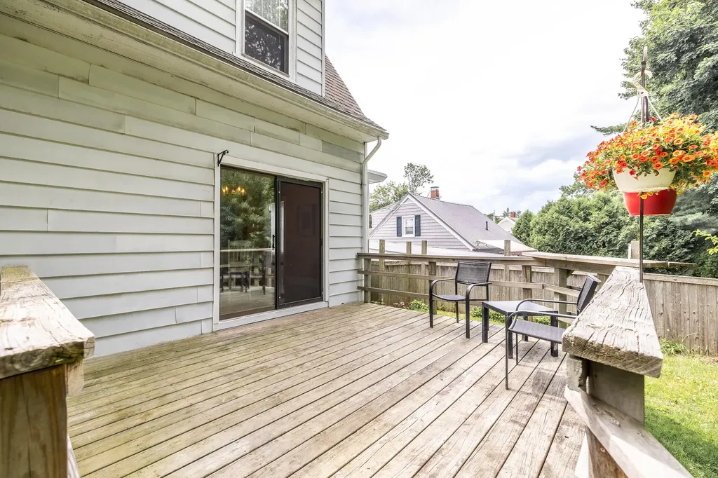 20 Fairlawn Avenue Lewiston ME 04240