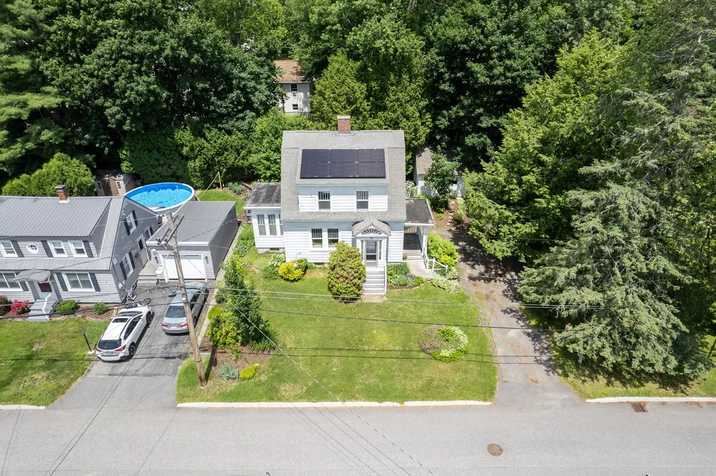20 Fairlawn Avenue Lewiston ME 04240