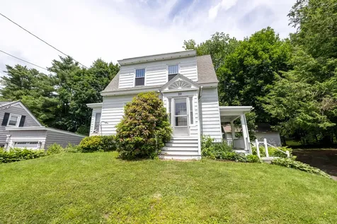 20 Fairlawn Avenue Lewiston ME 04240