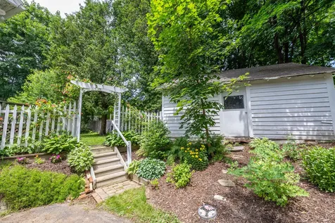20 Fairlawn Avenue Lewiston ME 04240