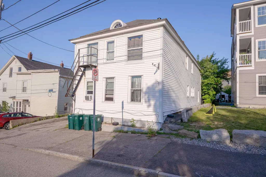 23 Green Street Biddeford ME 04005