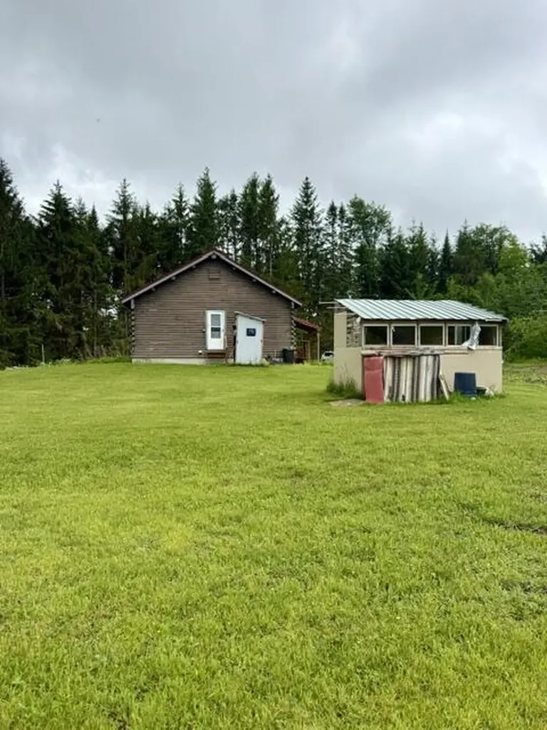1337 E Plantation Road Blaine ME 04734