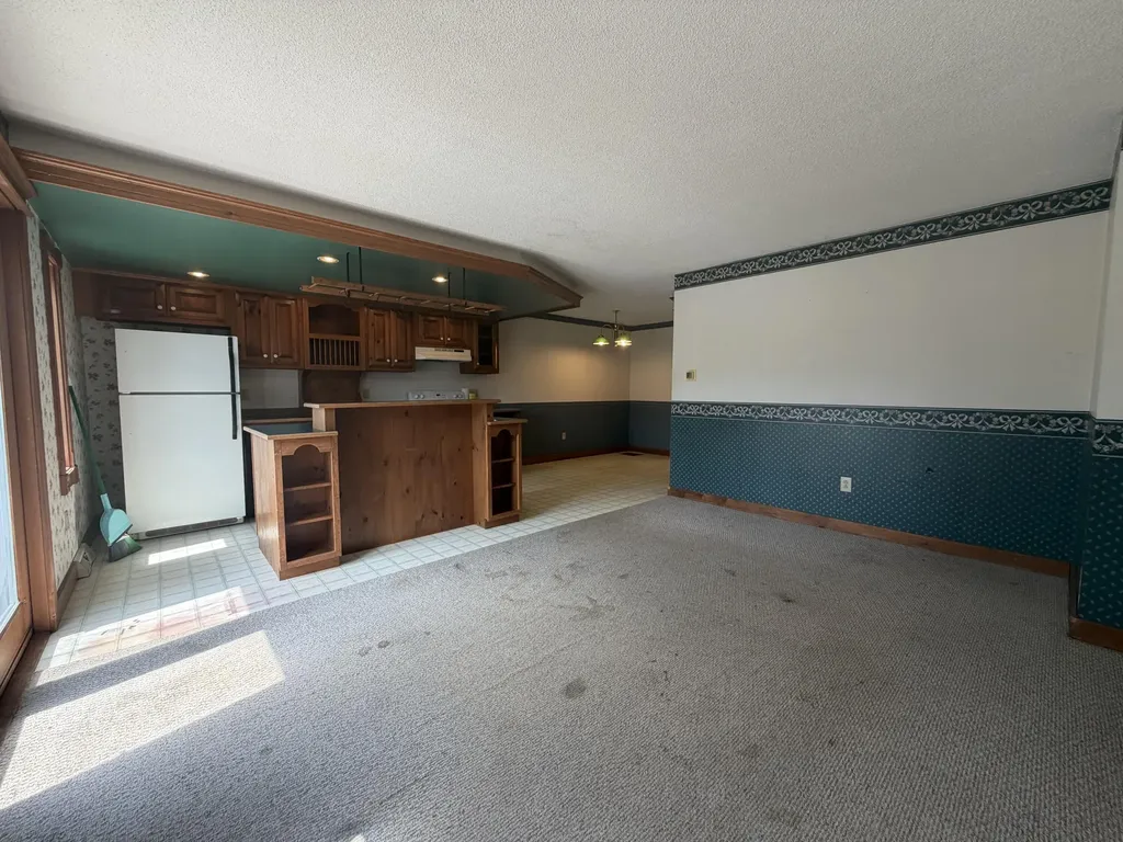 533 W Broadway Lincoln ME 04457