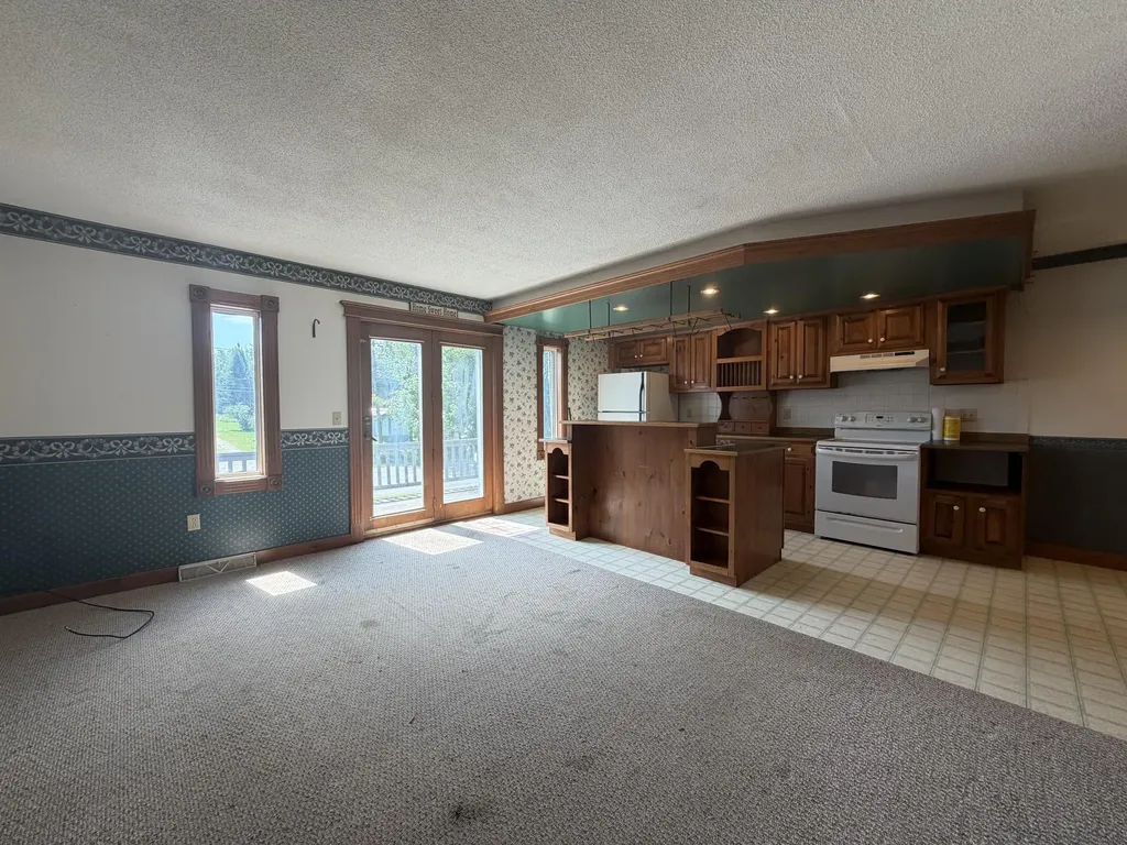 533 W Broadway Lincoln ME 04457