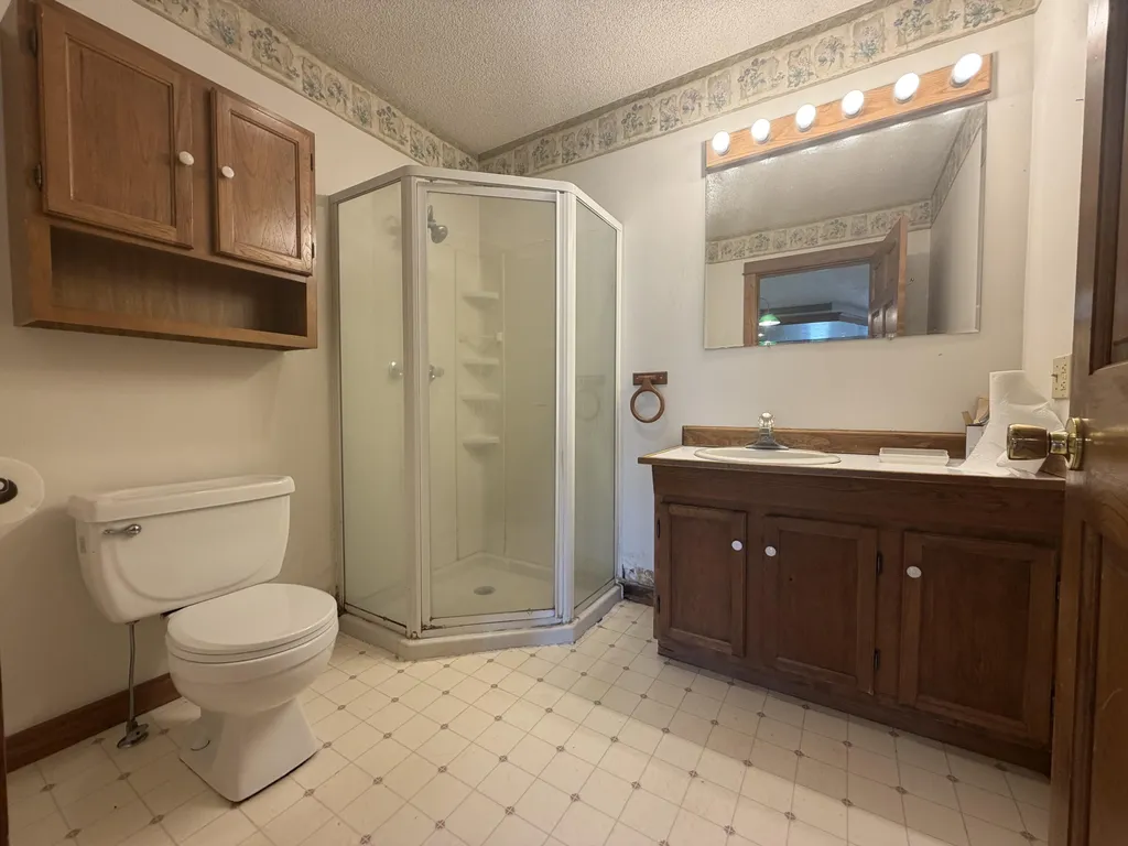 533 W Broadway Lincoln ME 04457