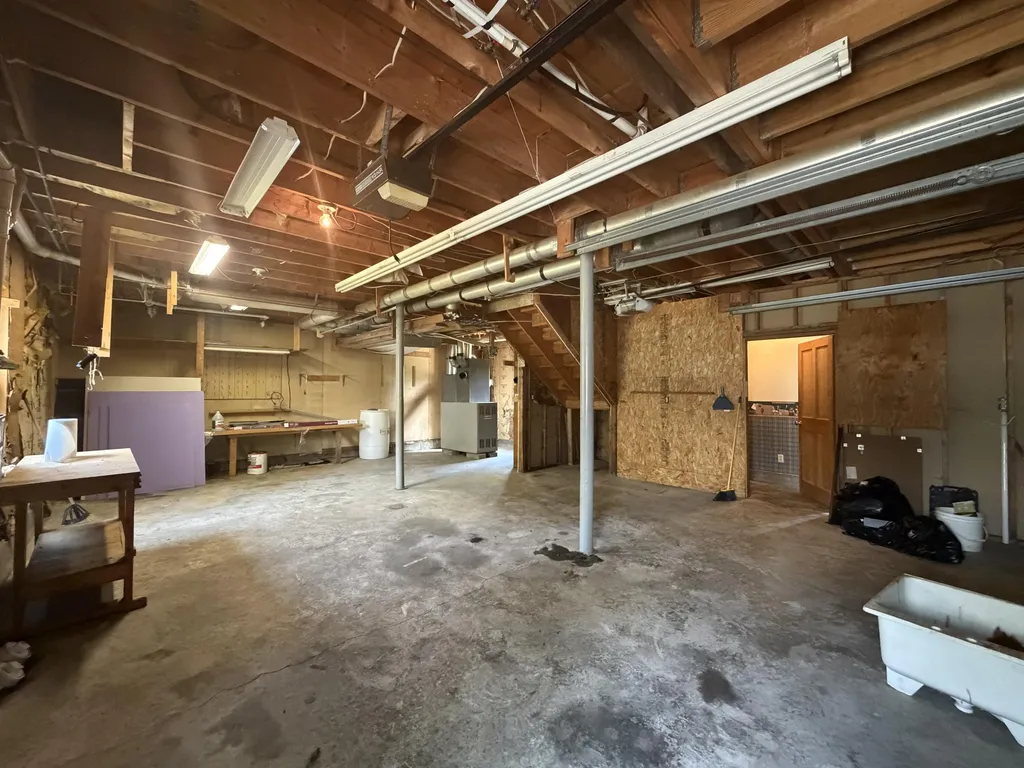533 W Broadway Lincoln ME 04457