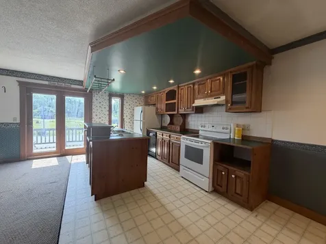 533 W Broadway Lincoln ME 04457