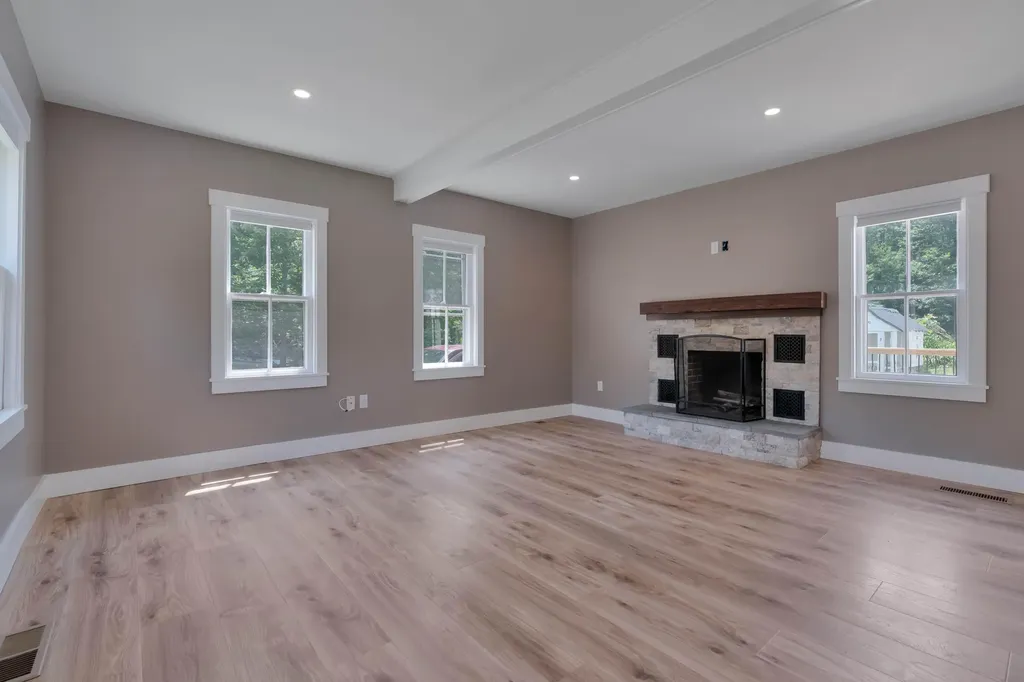 110 Oak Hill Road Standish ME 04084