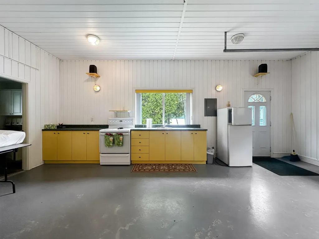 374 E Van Buren Cove Road T17 R3 Wels ME 04785