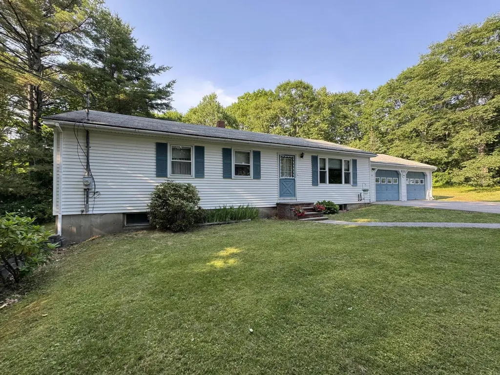 19 Scotts Lane Bucksport ME 04416
