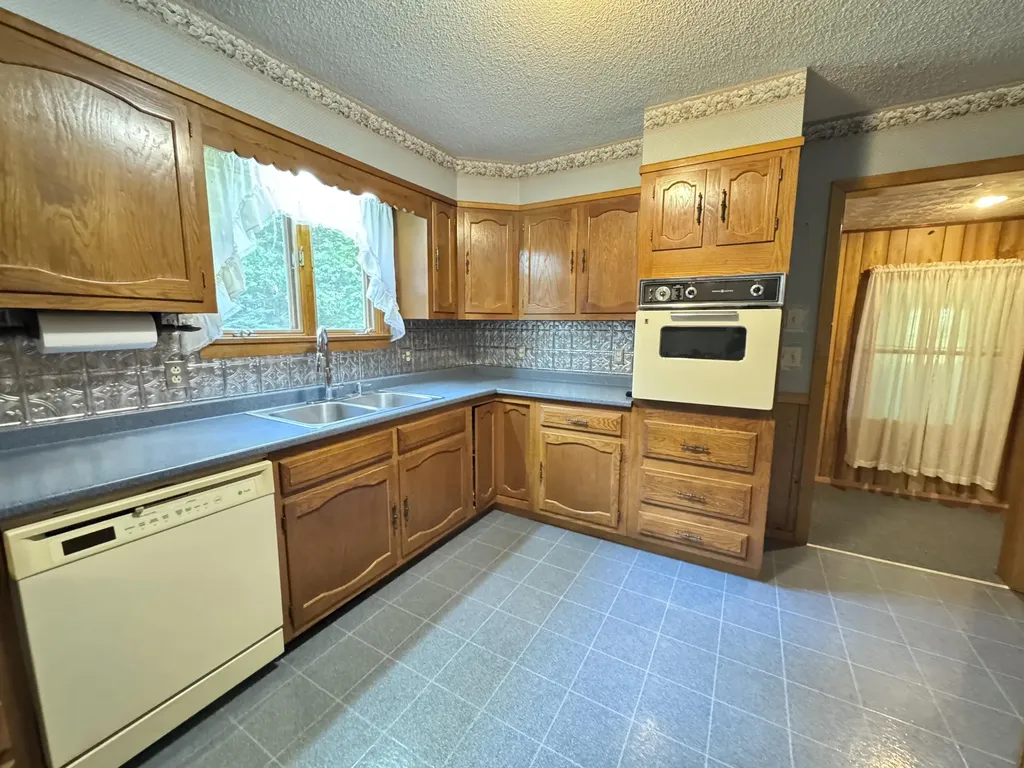 19 Scotts Lane Bucksport ME 04416