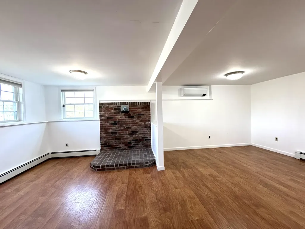 902 Eastern Avenue Augusta ME 04330