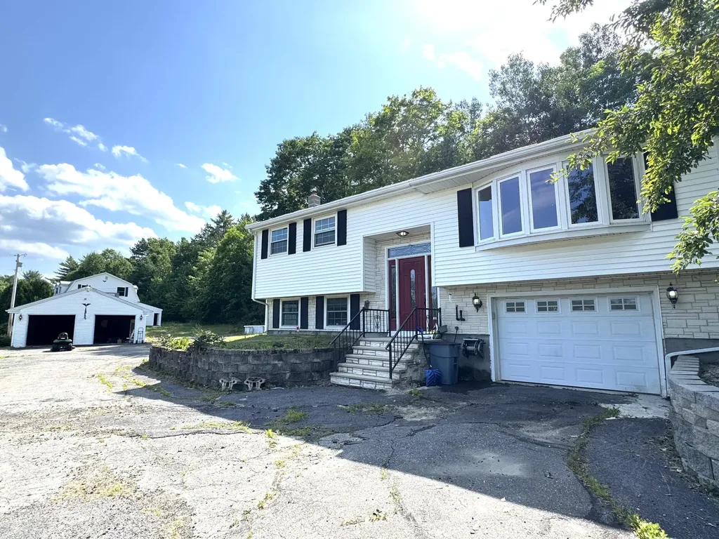 902 Eastern Avenue Augusta ME 04330