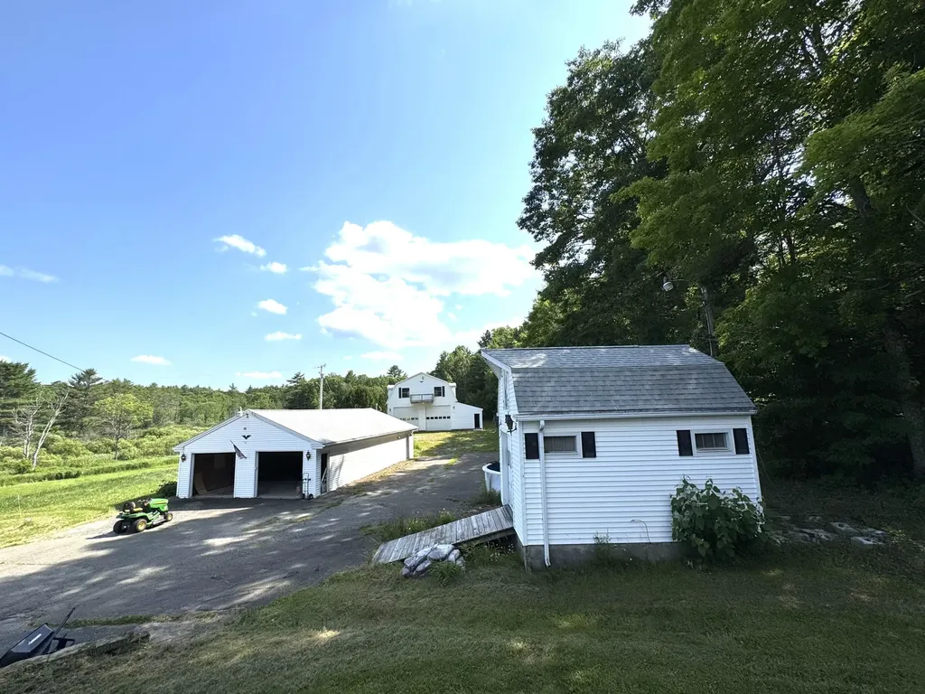 902 Eastern Avenue Augusta ME 04330
