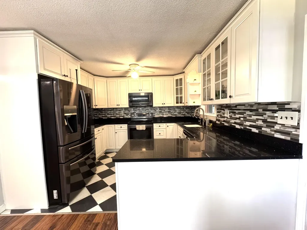 902 Eastern Avenue Augusta ME 04330