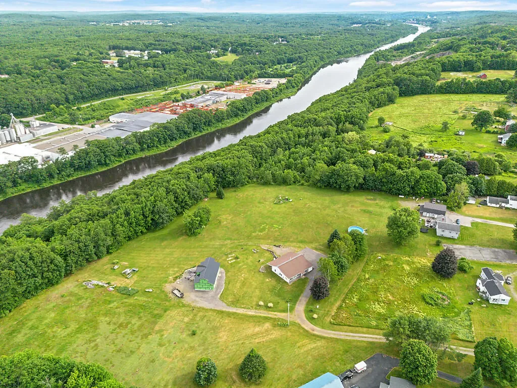 825 W River Road Augusta ME 04330