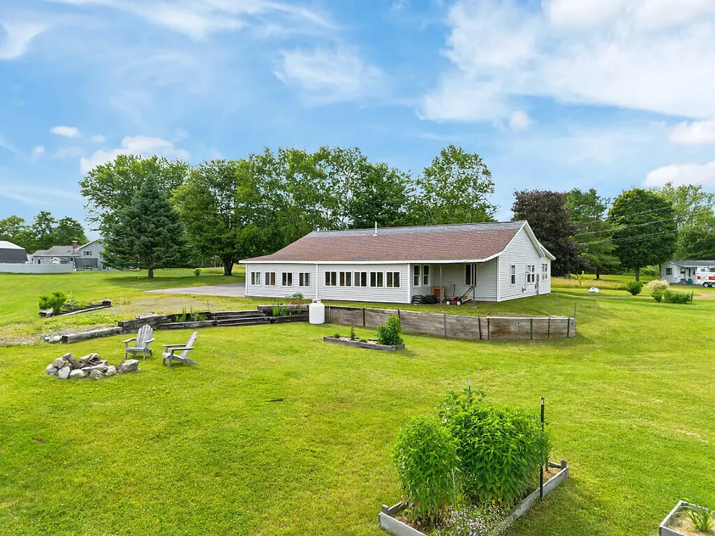 825 W River Road Augusta ME 04330