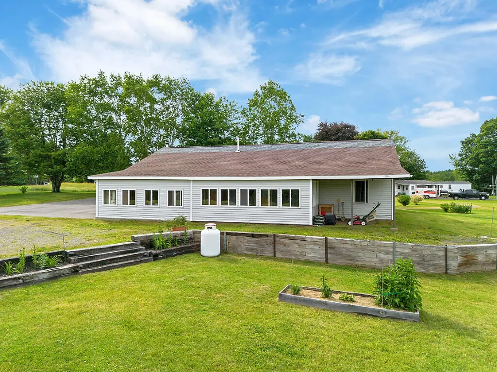 825 W River Road Augusta ME 04330
