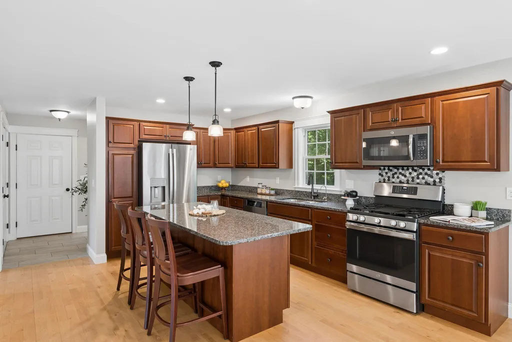 21 Hunters Way North Yarmouth ME 04097