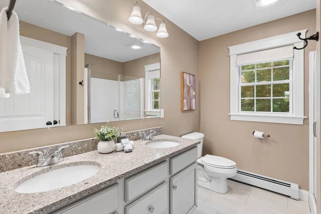 21 Hunters Way North Yarmouth ME 04097