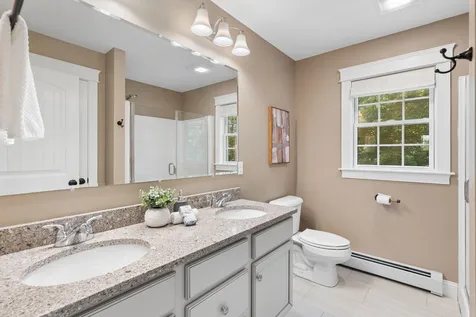 21 Hunters Way North Yarmouth ME 04097