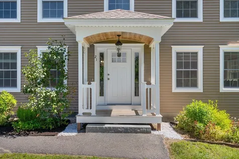 21 Hunters Way North Yarmouth ME 04097