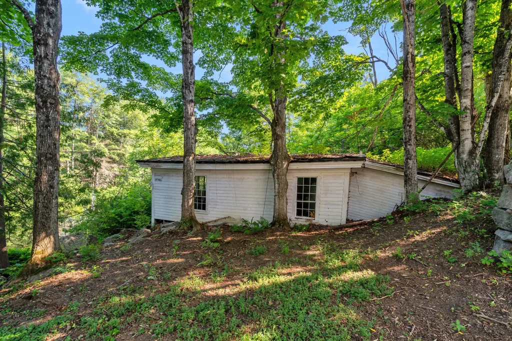 586 Plains Road Harrison ME 04040