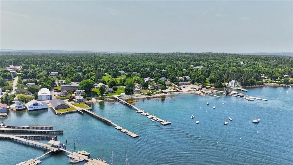109 + 113 Shore Road Southwest Harbor ME 04679