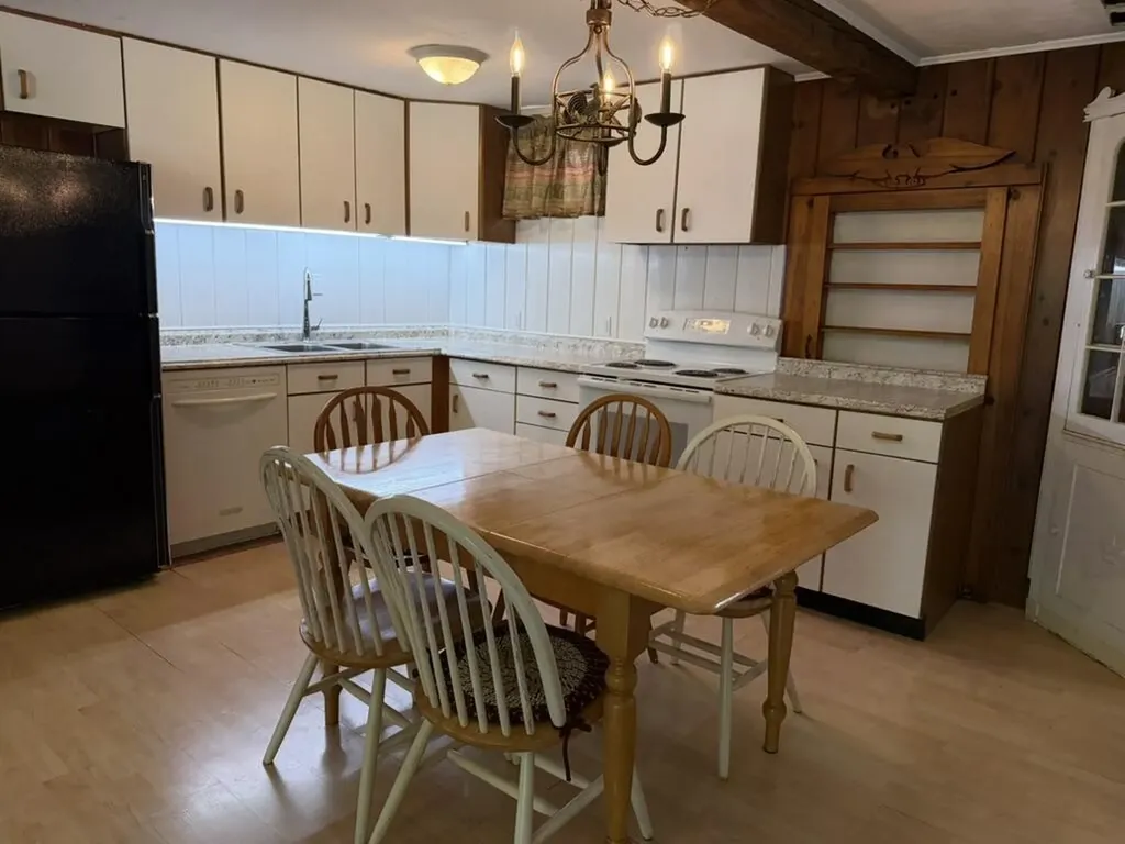 139 Jones Point Road Nobleboro ME 04555