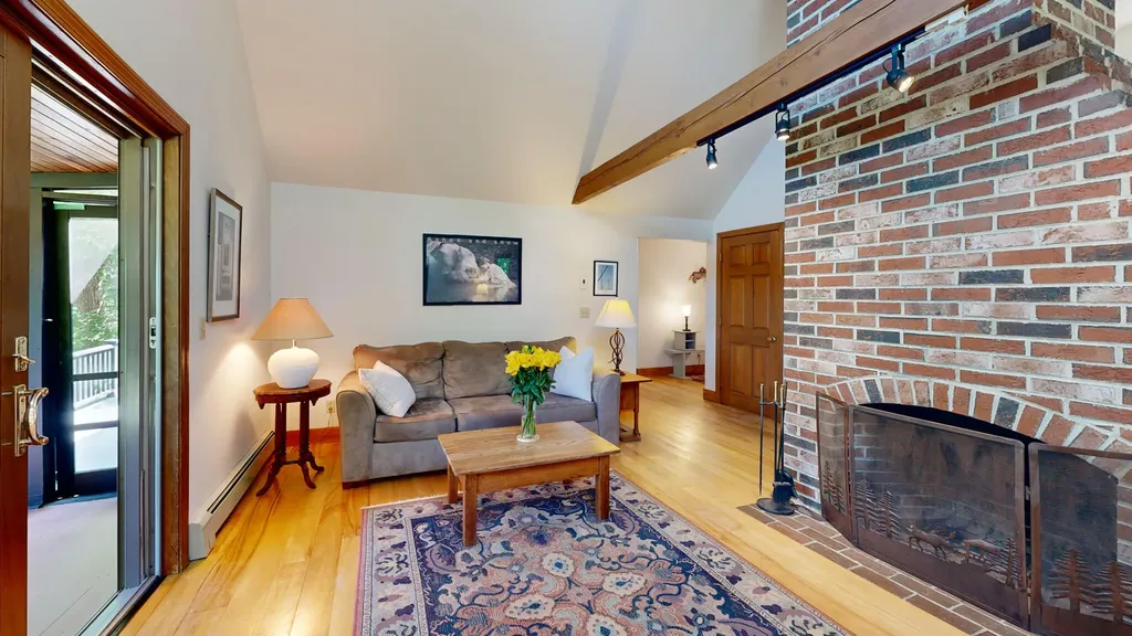 43 Lakeman Lane Thomaston ME 04861