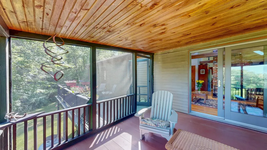 43 Lakeman Lane Thomaston ME 04861
