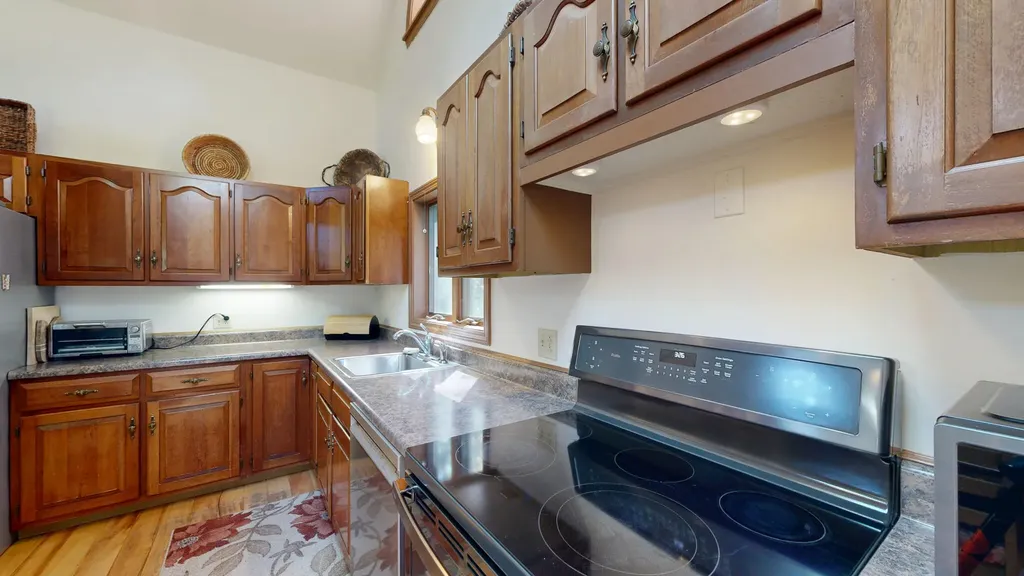 43 Lakeman Lane Thomaston ME 04861