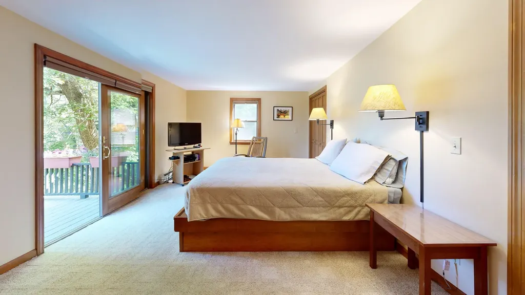43 Lakeman Lane Thomaston ME 04861