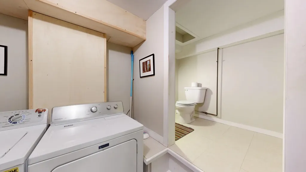 43 Lakeman Lane Thomaston ME 04861