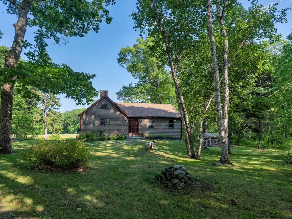 43 Lakeman Lane Thomaston ME 04861