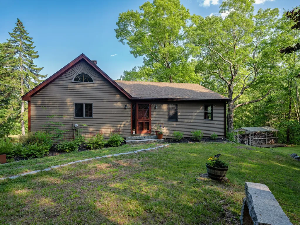 43 Lakeman Lane Thomaston ME 04861