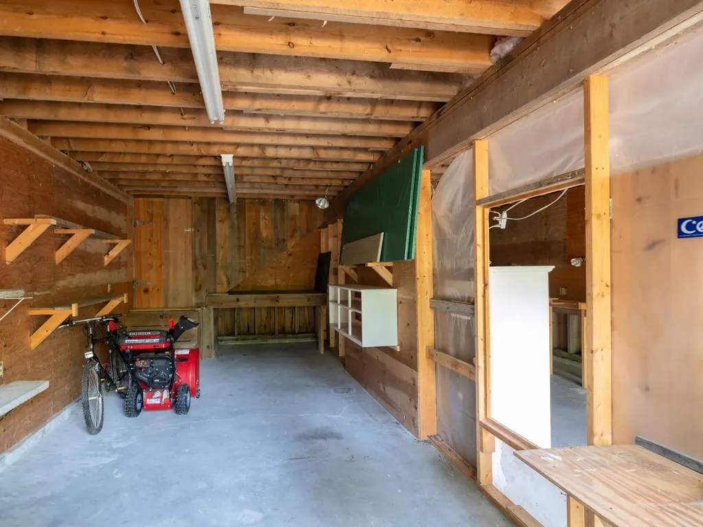 43 Lakeman Lane Thomaston ME 04861