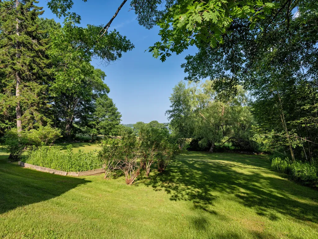 43 Lakeman Lane Thomaston ME 04861