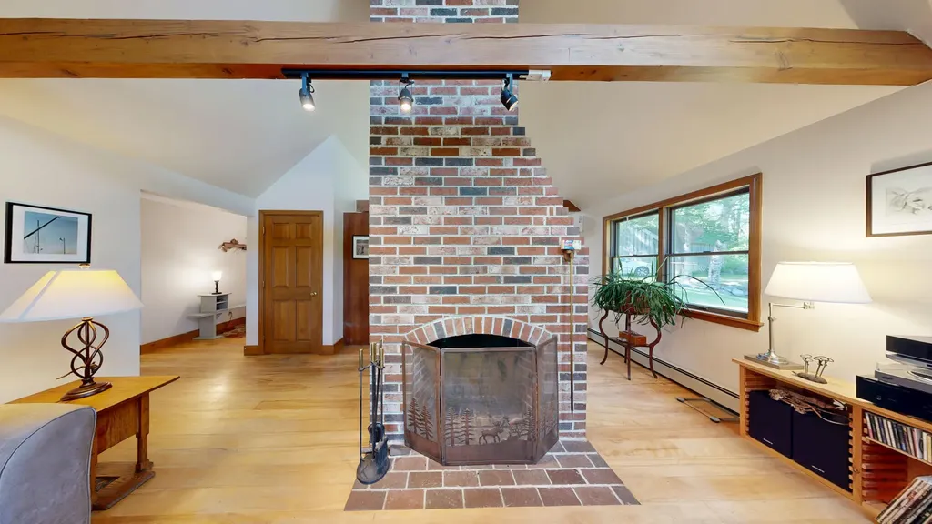 43 Lakeman Lane Thomaston ME 04861