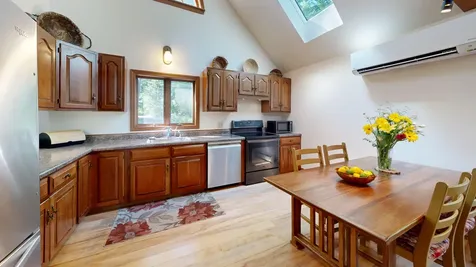 43 Lakeman Lane Thomaston ME 04861