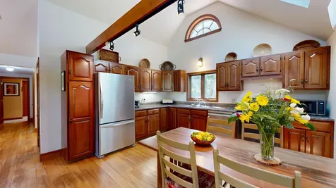 43 Lakeman Lane Thomaston ME 04861