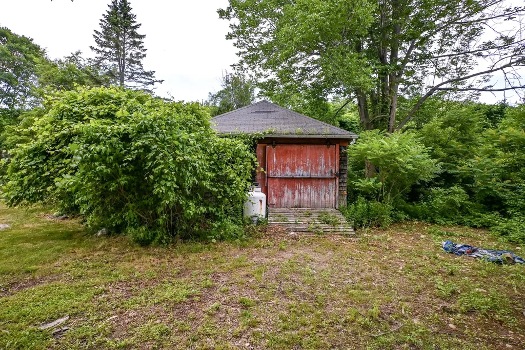 3 Sonnys Lane York ME 03909