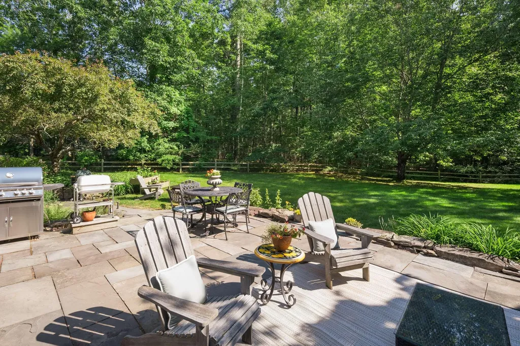 17 Pepperell Way York ME 03909