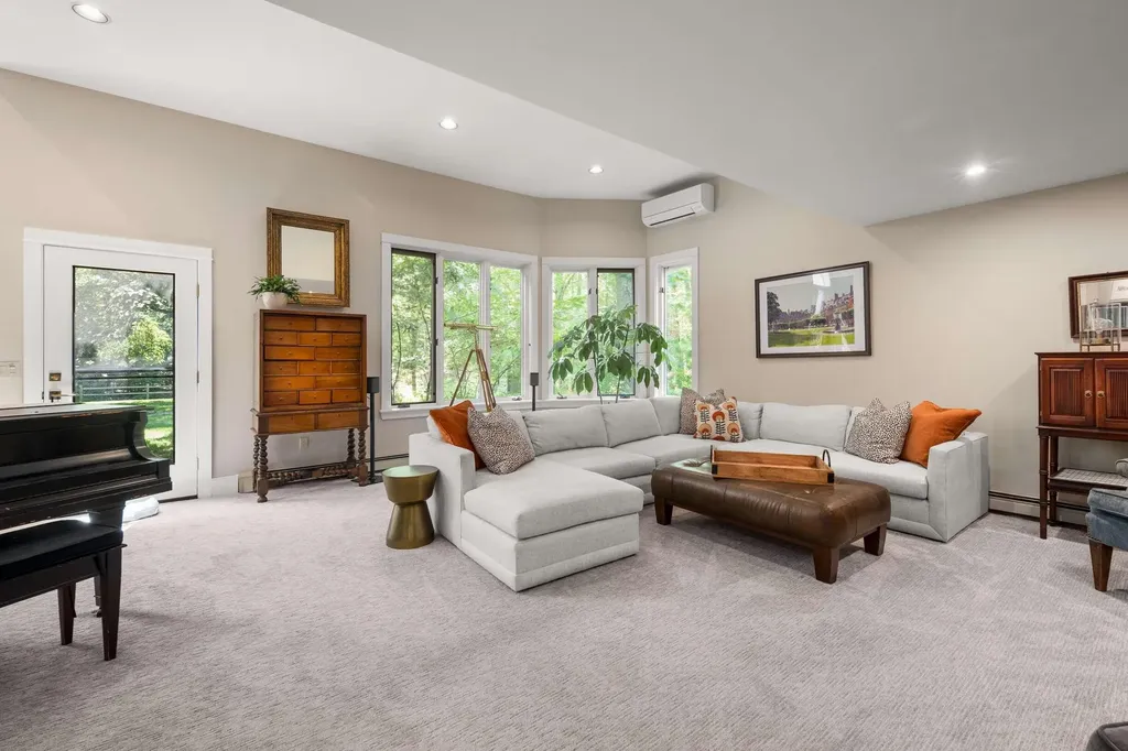 17 Pepperell Way York ME 03909