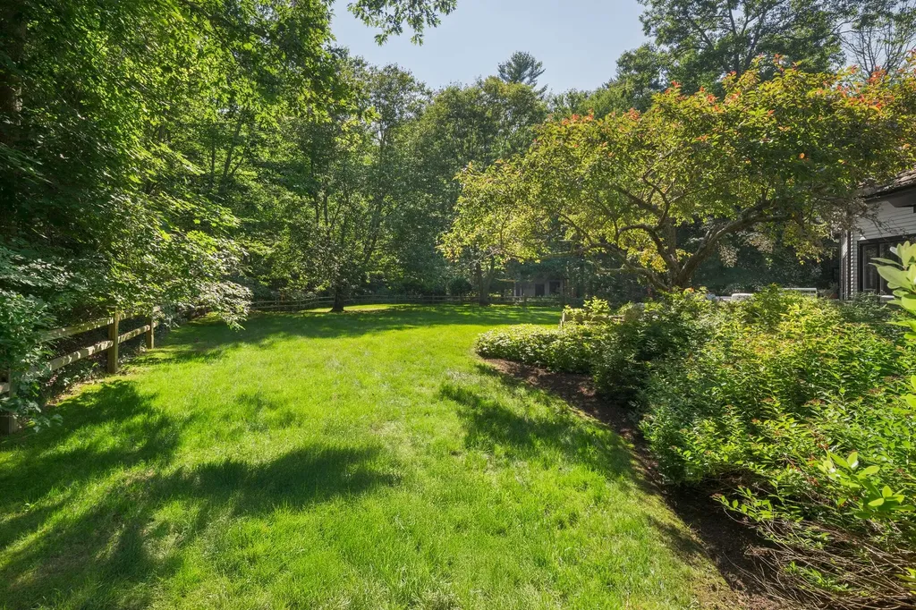 17 Pepperell Way York ME 03909