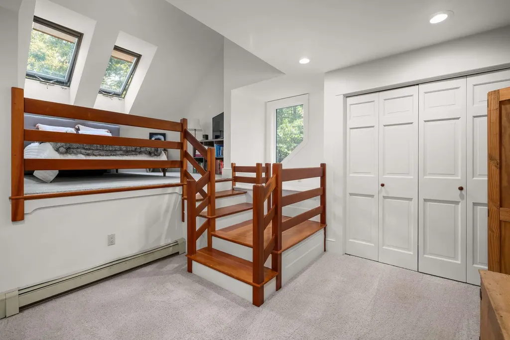 17 Pepperell Way York ME 03909