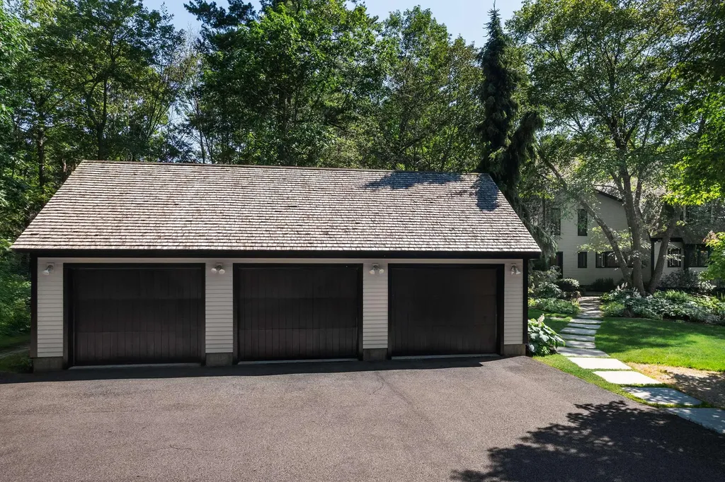 17 Pepperell Way York ME 03909