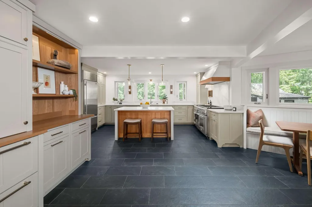 17 Pepperell Way York ME 03909