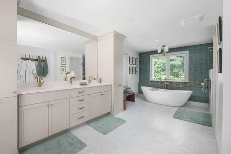 17 Pepperell Way York ME 03909