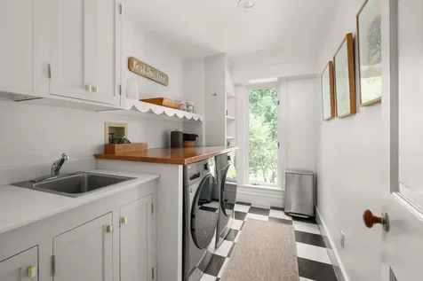 17 Pepperell Way York ME 03909